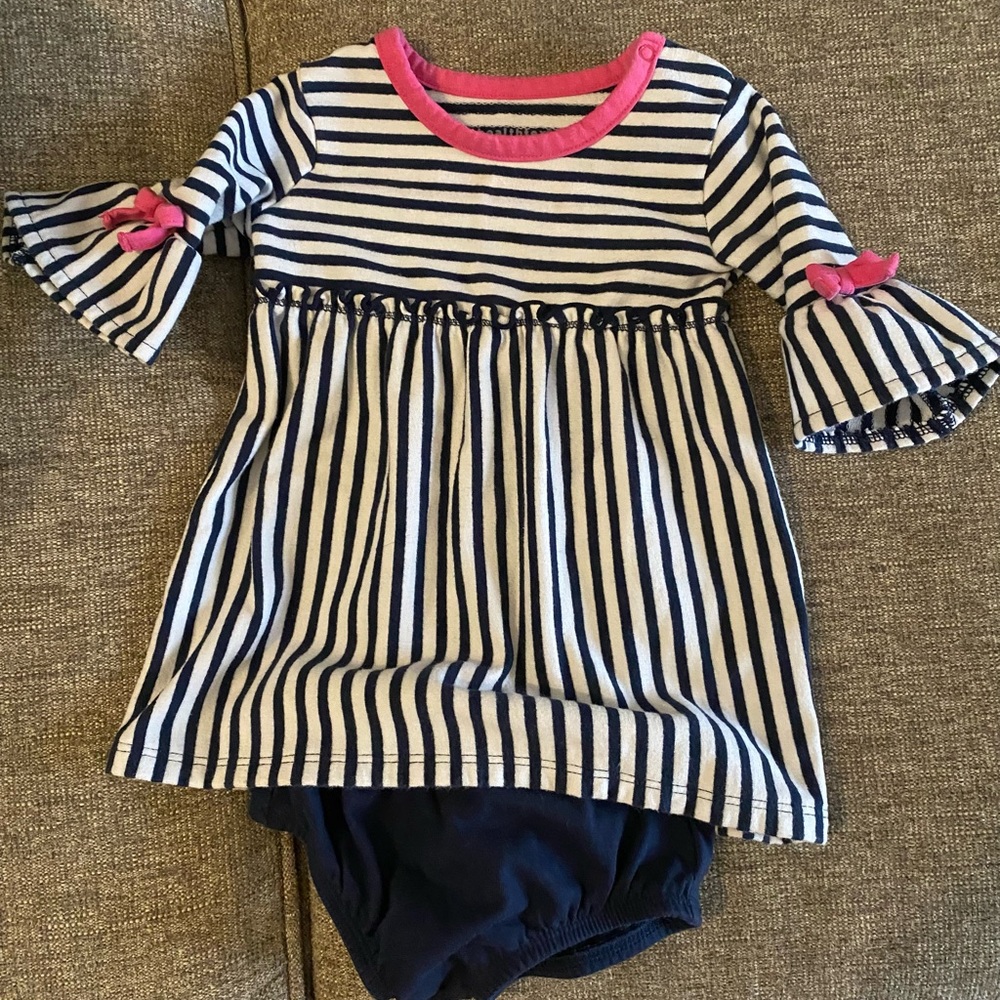 NWOT 6-9m bay girls dress with under garment. So cute.